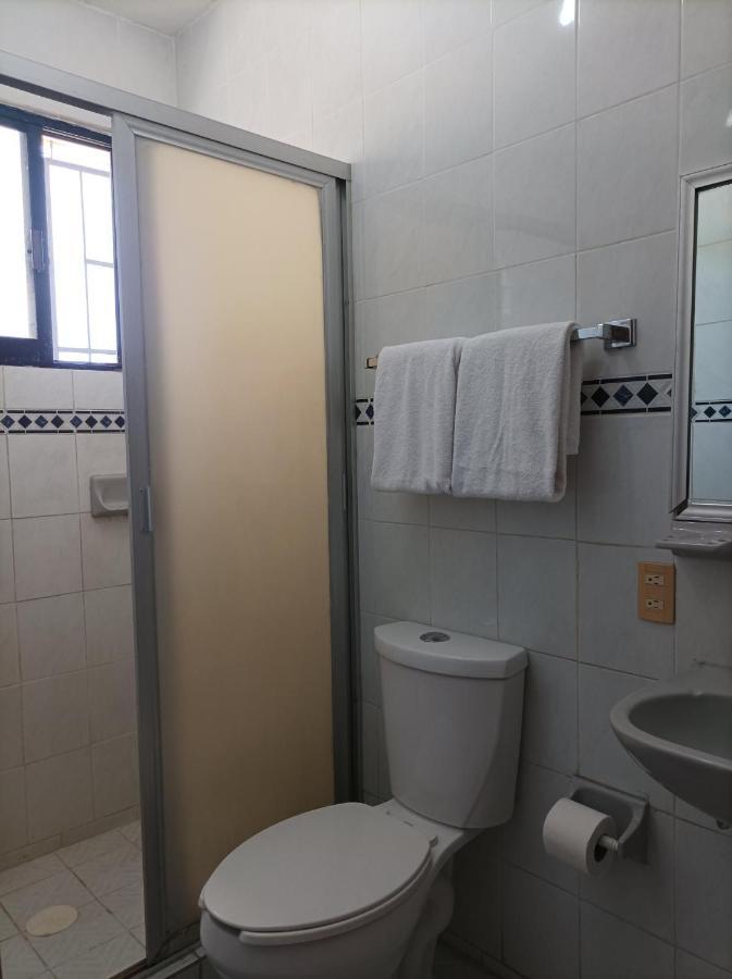 Hotel Villa Tulipanes Сиуатанехо Экстерьер фото