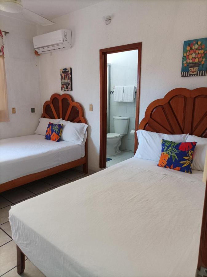 Hotel Villa Tulipanes Сиуатанехо Экстерьер фото