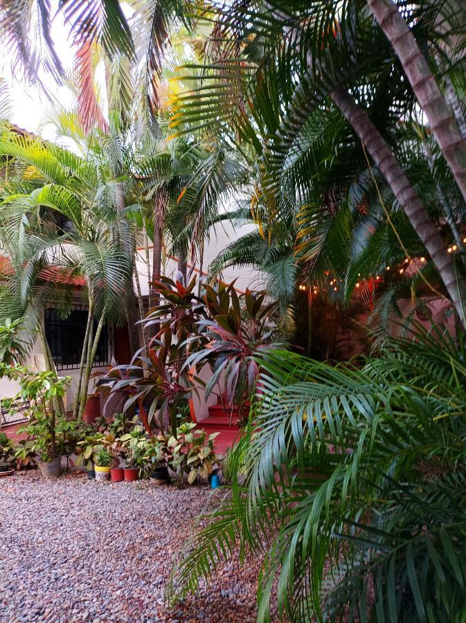 Hotel Villa Tulipanes Сиуатанехо Экстерьер фото